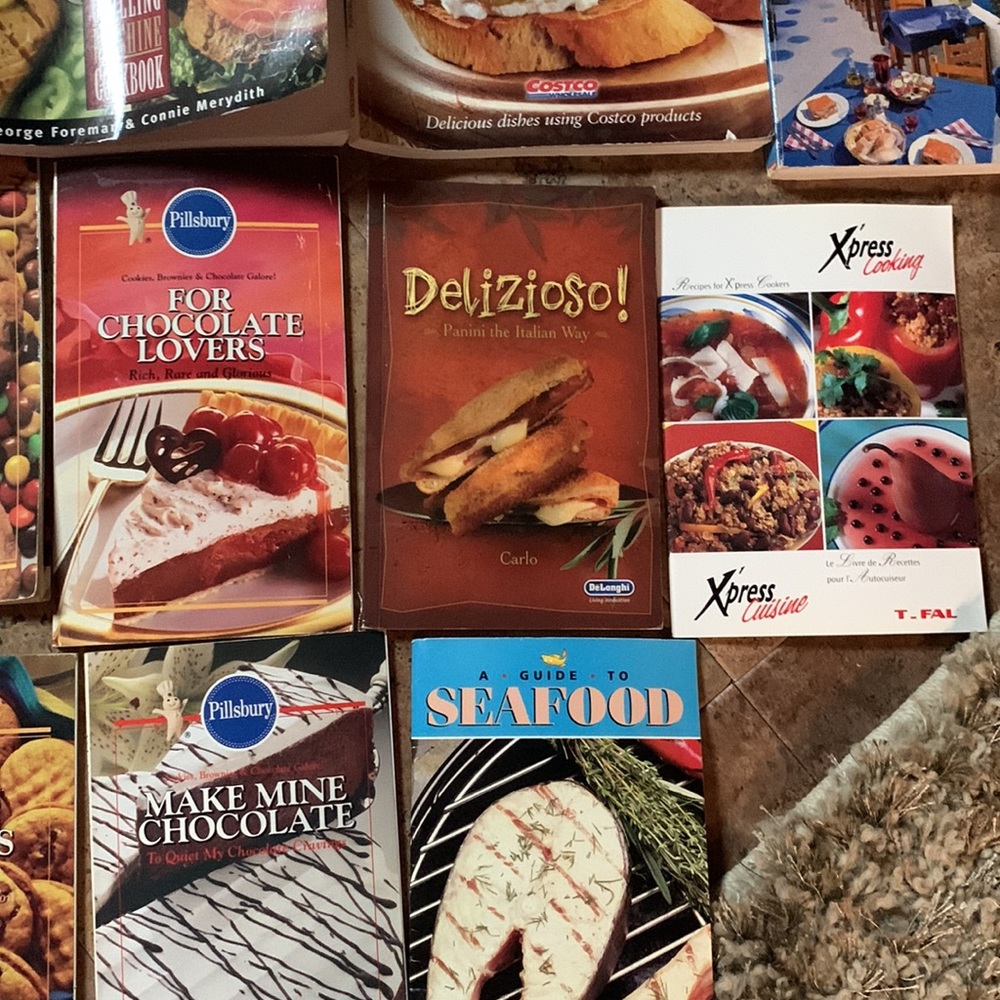 Cookbooks - Picture 3 of 4